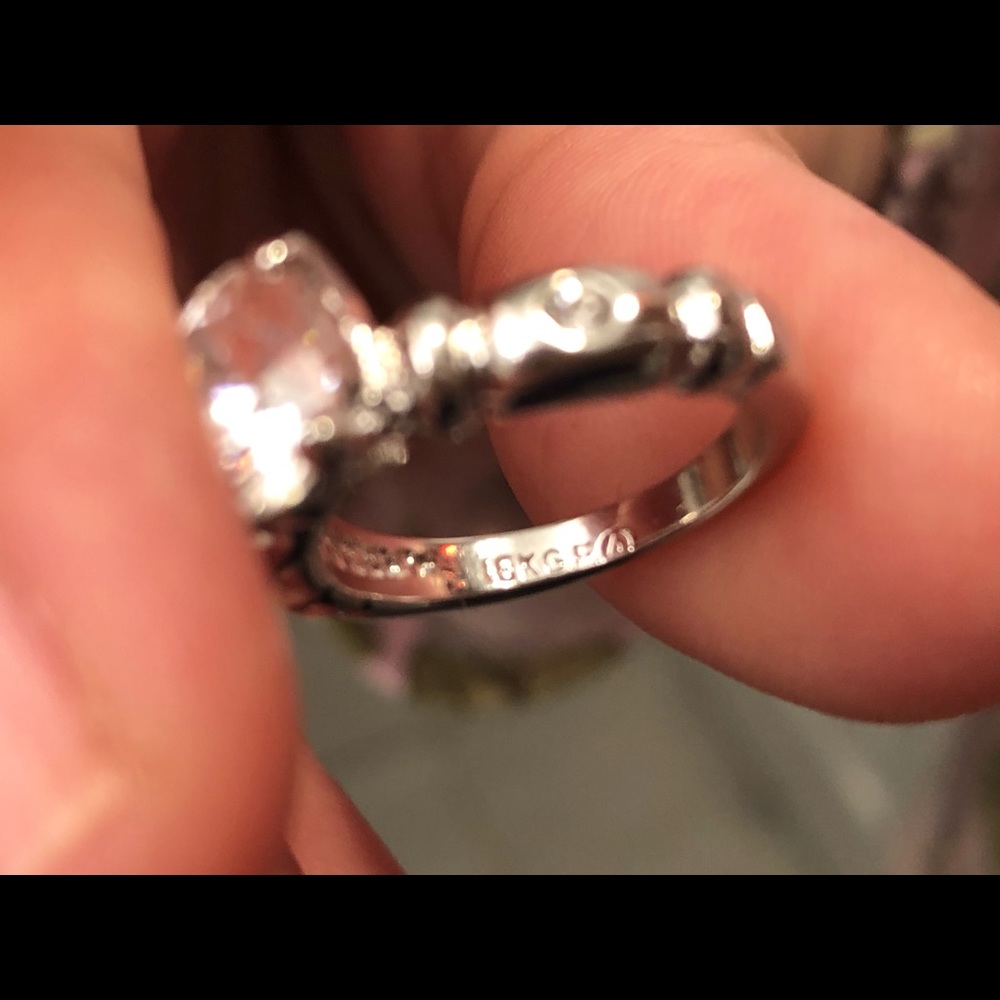 Ring 💍 - Picture 7 of 12